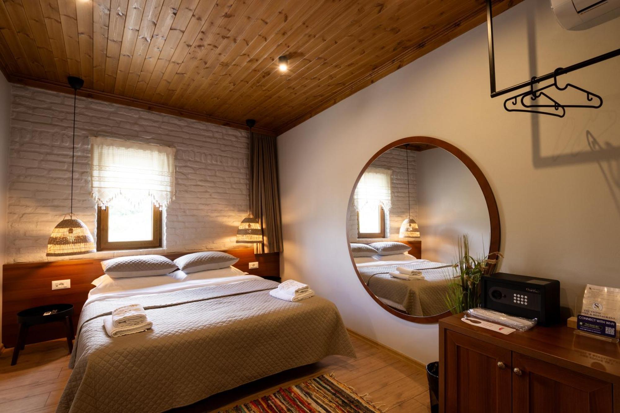 The Stone Sky Hotel Гірокастра Екстер'єр фото
