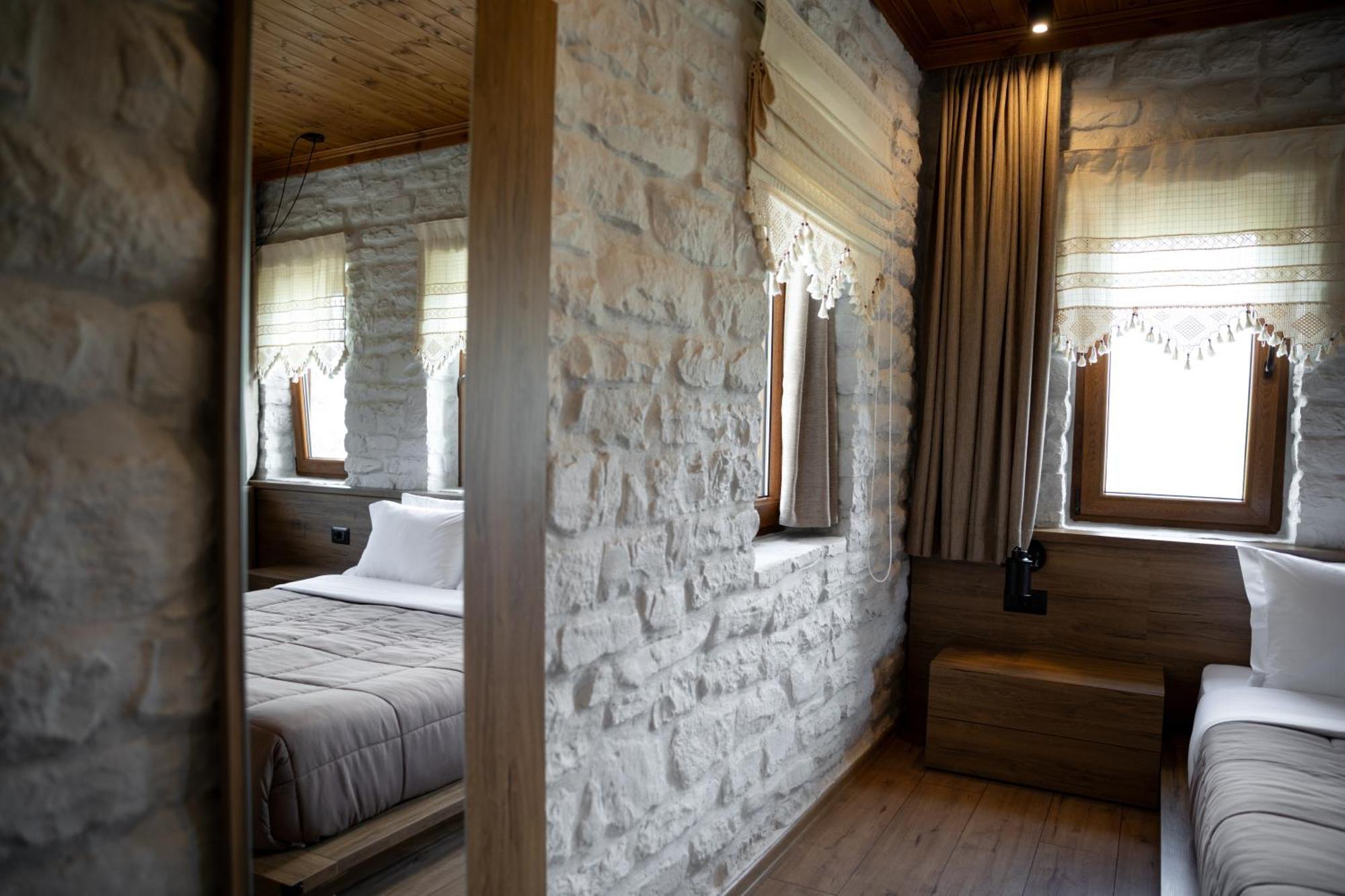 The Stone Sky Hotel Гірокастра Екстер'єр фото