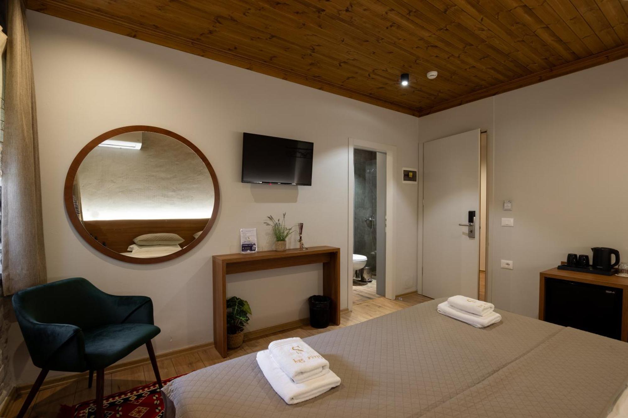 The Stone Sky Hotel Гірокастра Екстер'єр фото