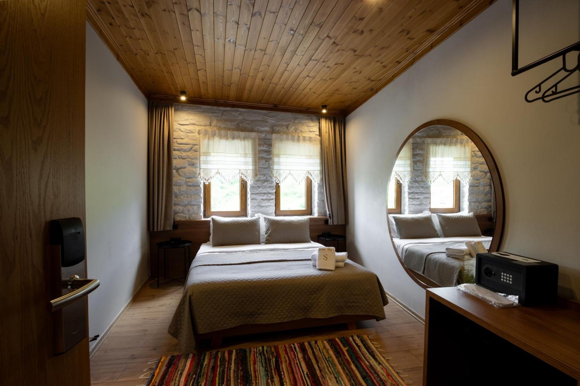 The Stone Sky Hotel Гірокастра Екстер'єр фото