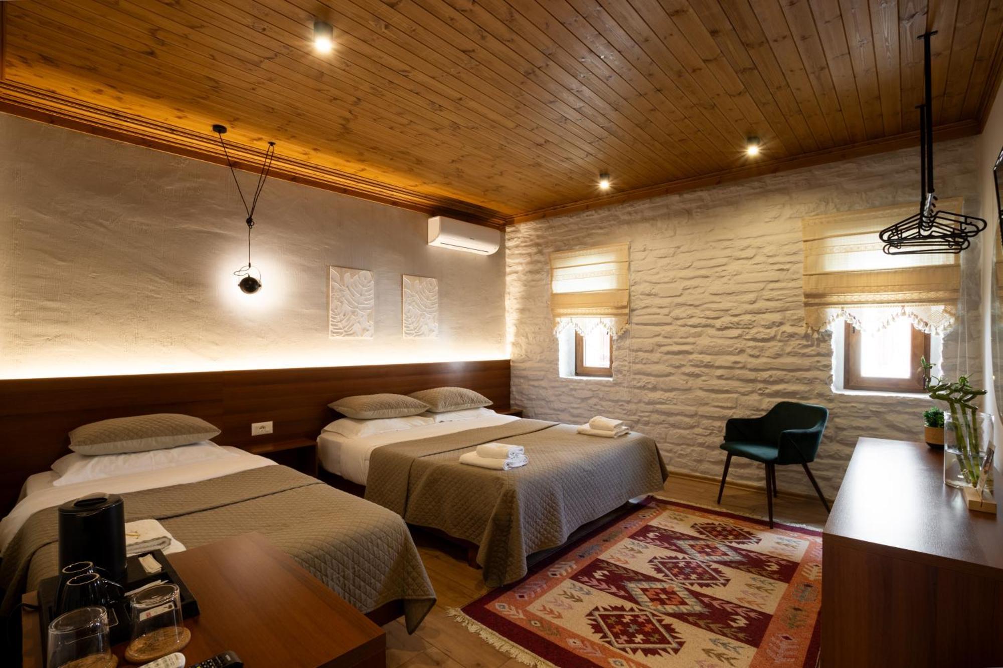 The Stone Sky Hotel Гірокастра Екстер'єр фото