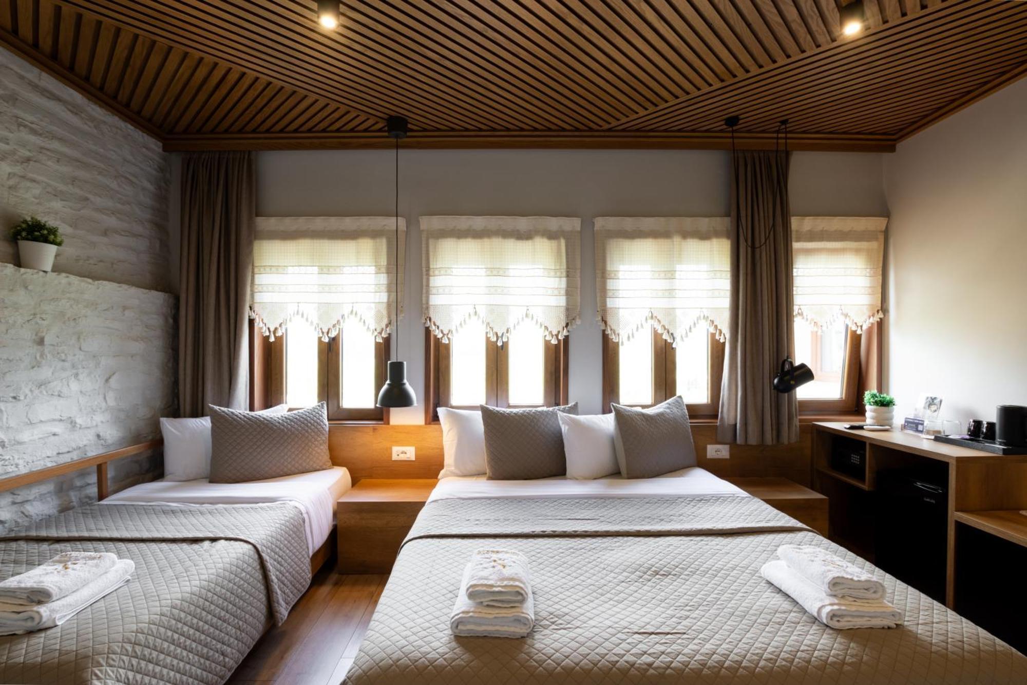 The Stone Sky Hotel Гірокастра Екстер'єр фото