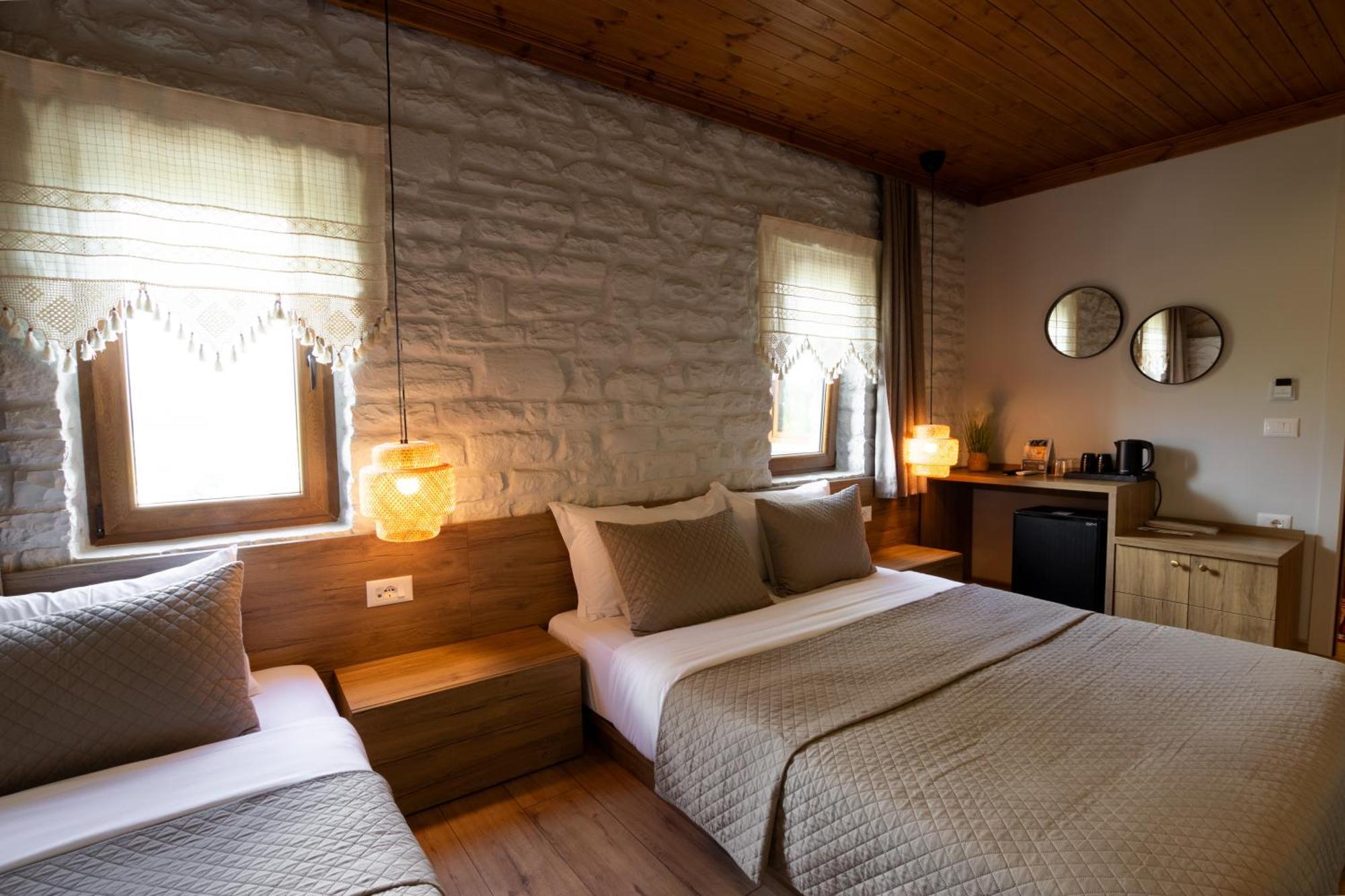 The Stone Sky Hotel Гірокастра Екстер'єр фото