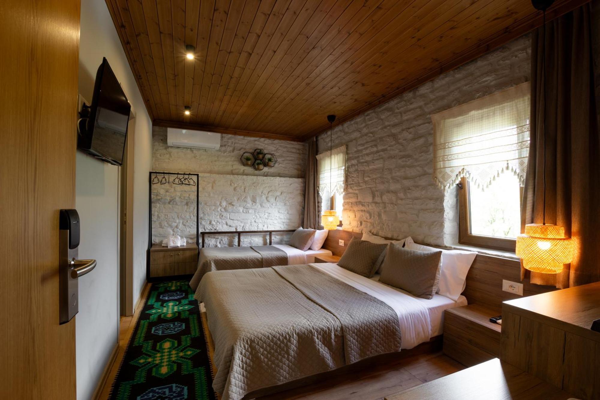 The Stone Sky Hotel Гірокастра Екстер'єр фото