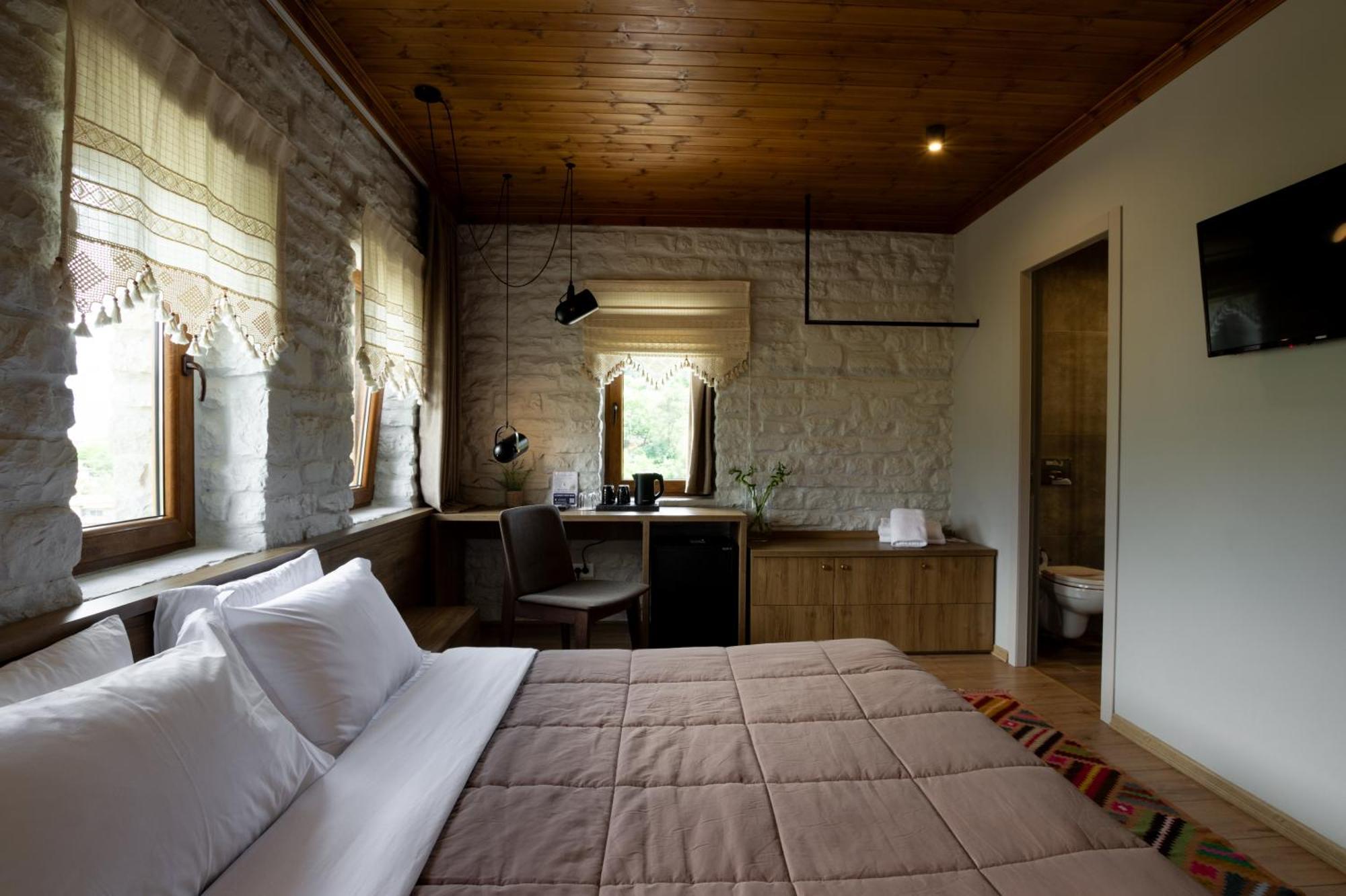 The Stone Sky Hotel Гірокастра Екстер'єр фото